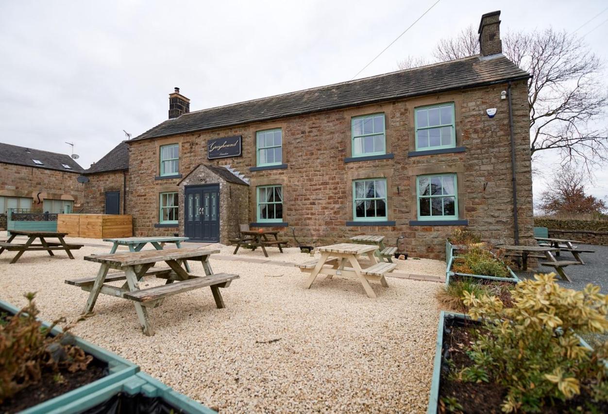 Peak District, The Greyhound Inn, Warslow Circa 1750 Екстериор снимка