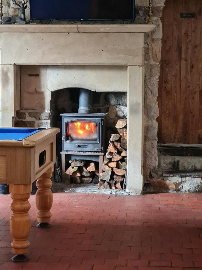Peak District, The Greyhound Inn, Warslow Circa 1750 Екстериор снимка