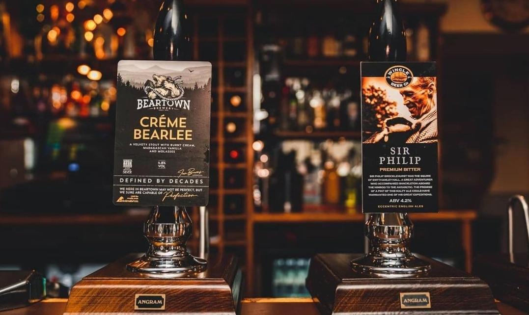 Peak District, The Greyhound Inn, Warslow Circa 1750 Екстериор снимка