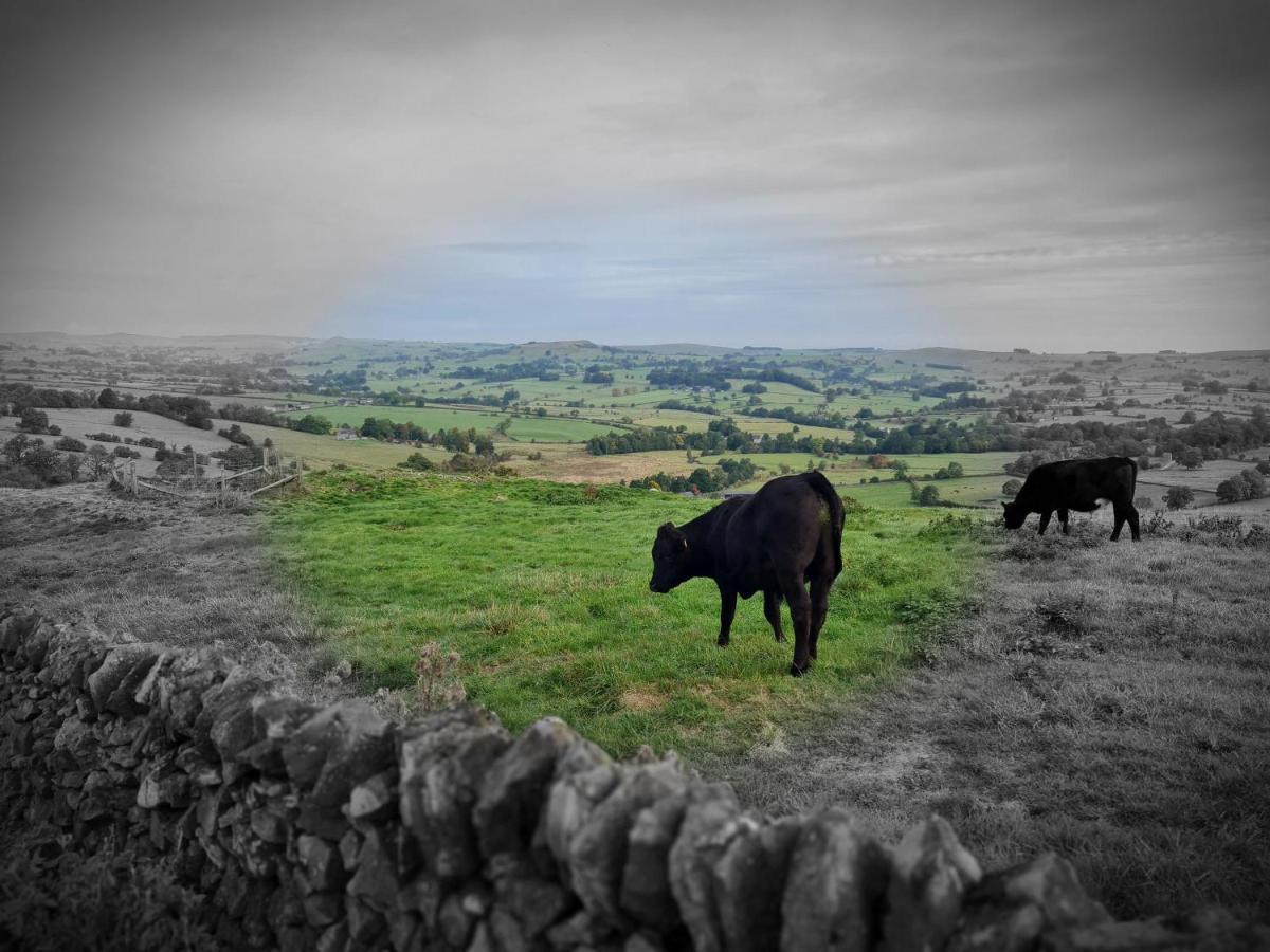 Peak District, The Greyhound Inn, Warslow Circa 1750 Екстериор снимка
